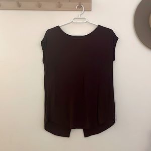 Aritzia Wilfred Free Burgundy Tee